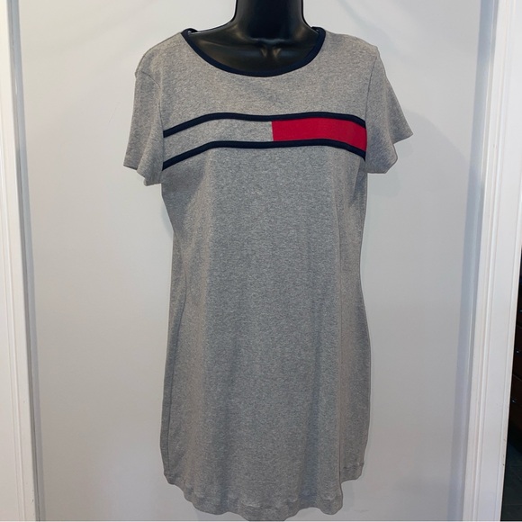 Tommy Hilfiger t-shirt dress - Picture 2 of 5
